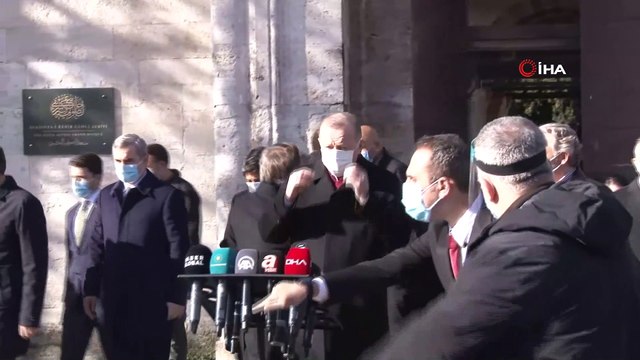 Cumhurbaşkanı Erdoğan: “Bu zat artık bu çağda yaşamıyor. Çok gerilerde kalmış CHP zihniyetinin faşizan anlayışının yansımadır. Bu faşist anlayış halen sürüyor. Bay Kemal yanına 2 tane başörtülü alar