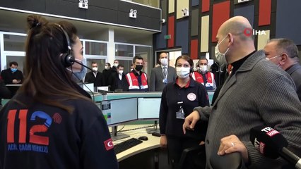 Bakan Soylu 112’de çağrıları karşıladı