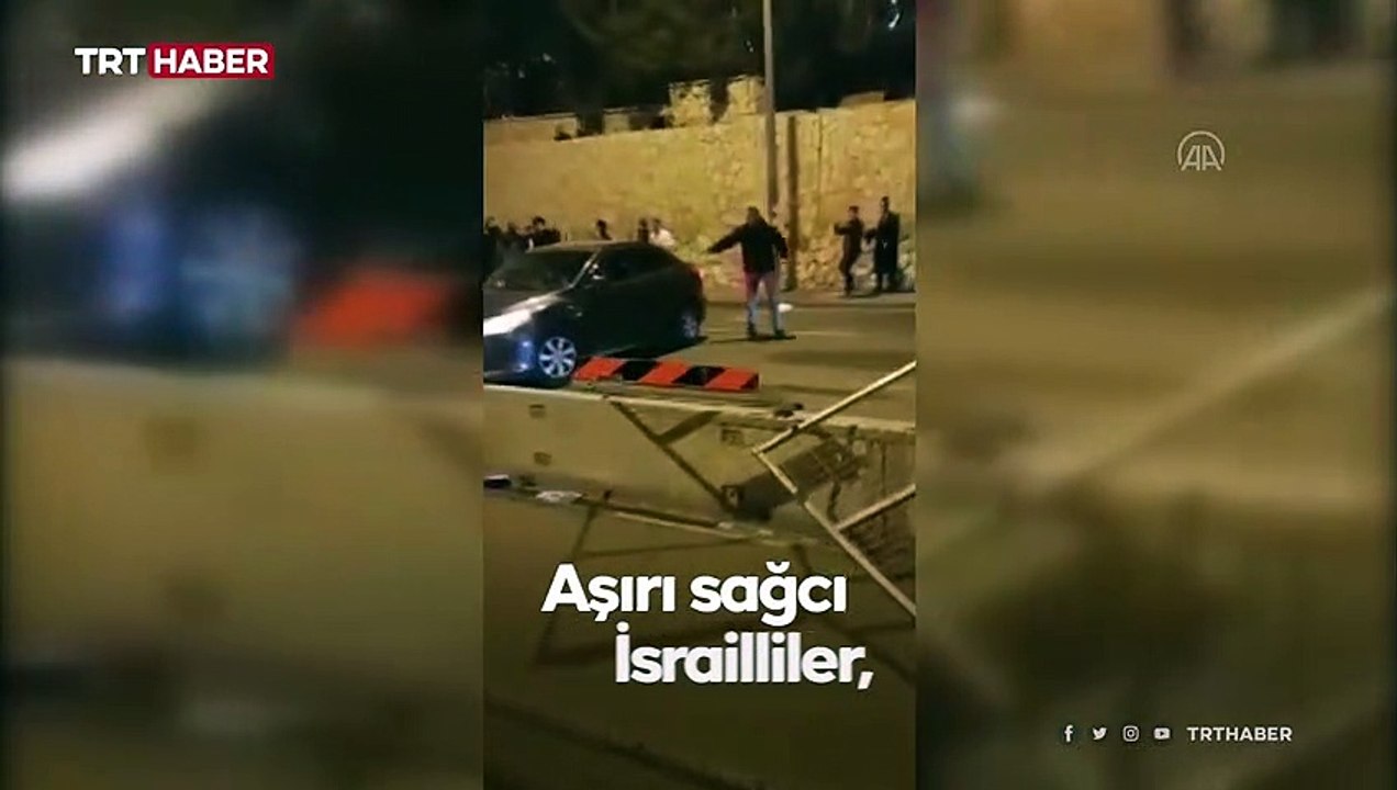 Aşırı sağcı İsrailliler, Filistinlilerin bulunduğu araca saldırdı