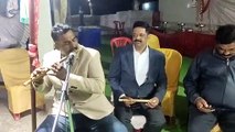 सोशल मीडिया पर वायरल हो रहा टीआई के बांसुरी वादन का ये वीडियो