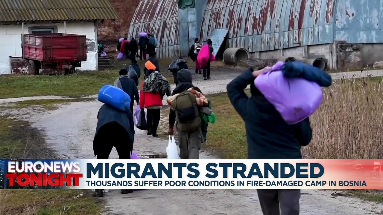 Bosnia migrants: Hundreds stranded in freezing conditions at fire-destroyed camp
