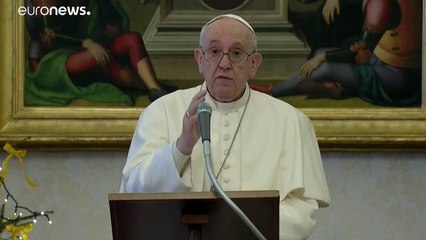 ظهور علني أول للبابا فرنسيس منذ إعلان إصابته بالتهاب في العصب الوركي