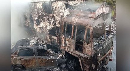 गुजरात में भीषण हादसा: कपास से भरे ट्रक से टकराई कार, आग लगी, 3 महिलाएं जिंदा जलीं, दोनों वाहन खाक