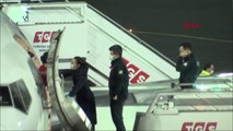 Kapı açılınca şoke oldu: Uçakta iner inmez yakalandı