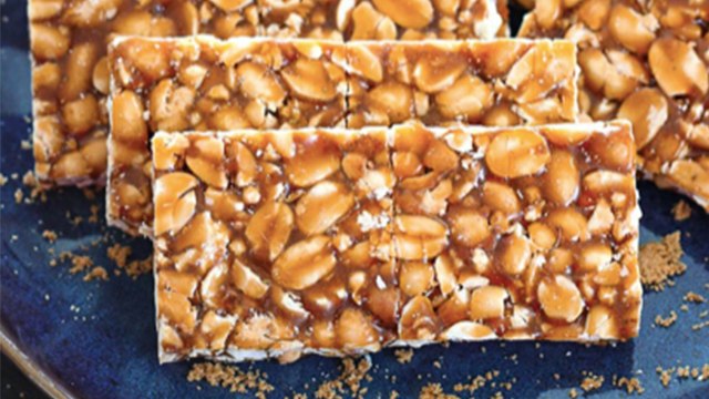 सर्दियों में गुड़पट्टी खाने के हैरान कर देने वाले फायदे। Benefits Of Eating Gur Patti In Winter