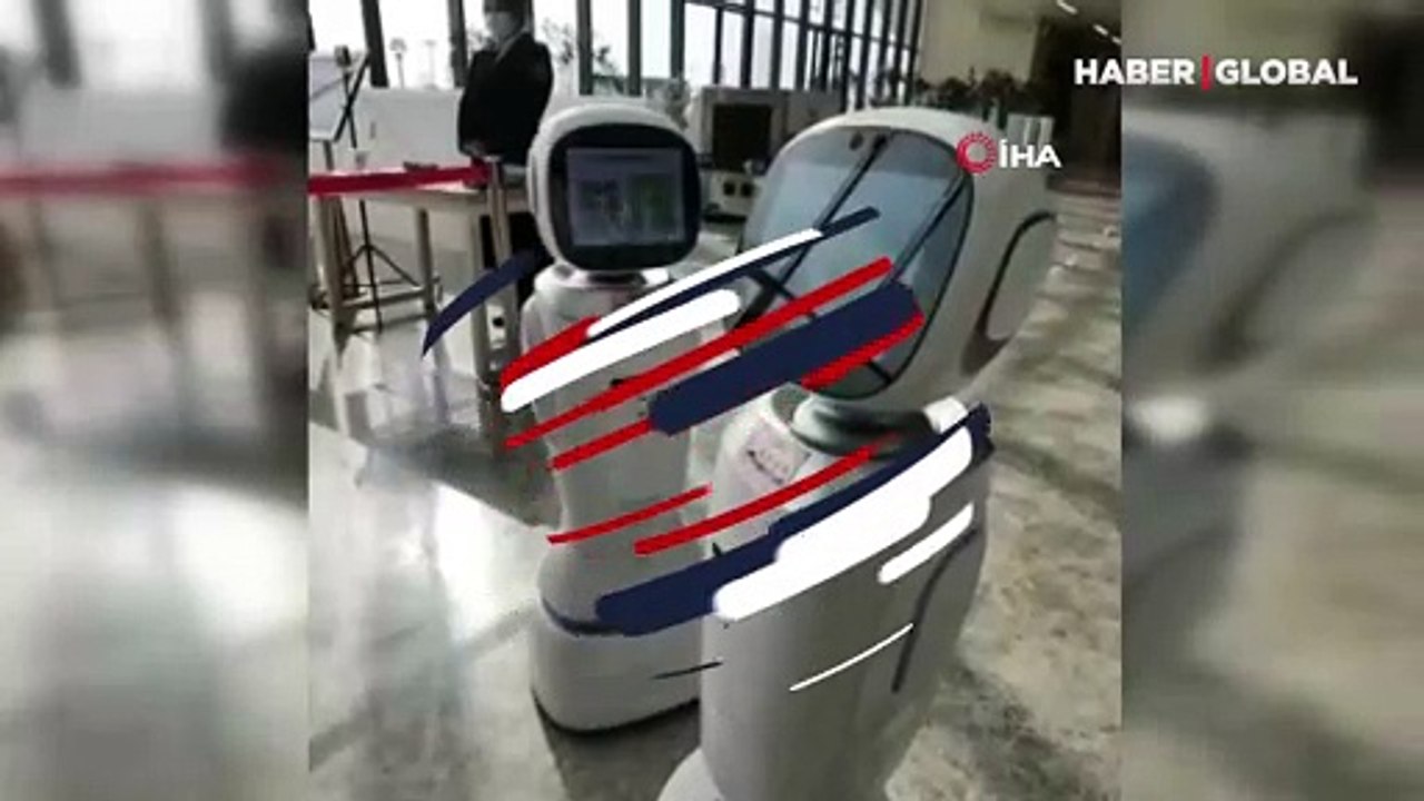 Çin'de iki robotun tartıştığı anlar sosyal medyada gündem oldu