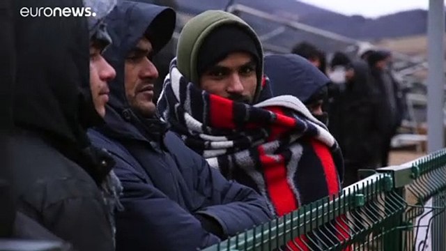 Bosnie : des tentes installées dans le camp de migrants plus d'une semaine après son incendie