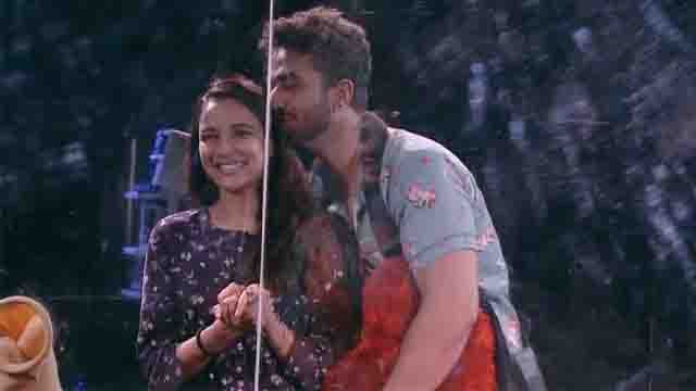 Bigg Boss 14; Jasmin संग अपने Love feeling पर खुलकर बोले Aly; JasLy का प्यार | FilmiBeat