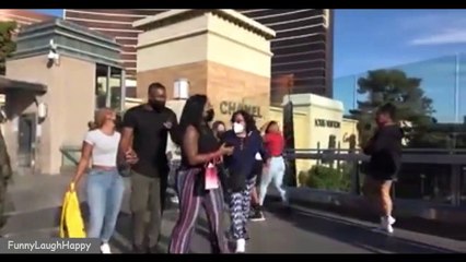 Humorous Bush Prank 1.0 They scream so loud