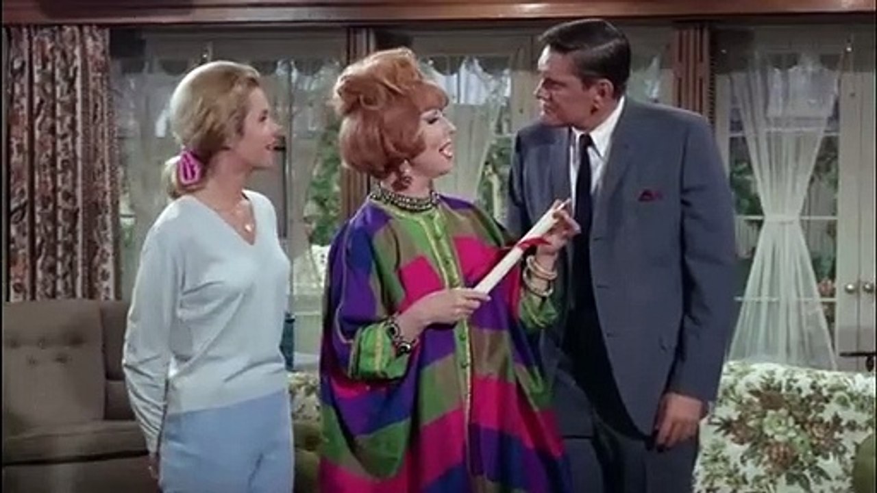 Should Samantha Become Queen? | Bewitched