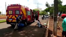 Siate e Samu atendem ocupantes de moto que sofreram queda na Av. Piquiri, no São Cristóvão