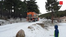 El 112 atiende a 15 vehículos atrapados por nieve en La Pedriza (Madrid)