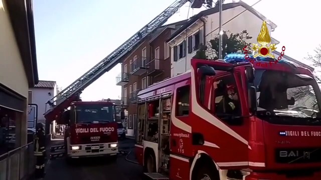 Verona - In fiamme il tetto di un'abitazione (02.01.21)