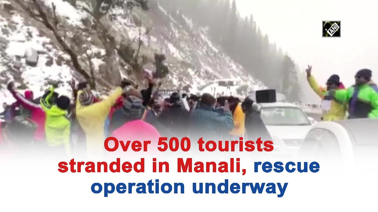 Over 300 tourists stranded near Atal Tunnel after snowfall rescued