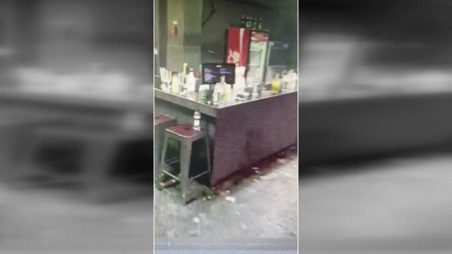 부산서 집합금지 명령 어기고 술판...손님 중에 자가격리자도 있어 / YTN