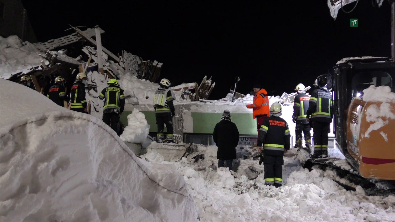 Schneefälle in Osttirol: Halle in Lienz eingestürzt