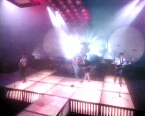 You shook me all night long VHS (whoo made whoo) qtgmc