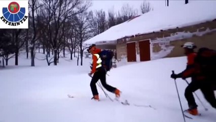 Download Video: Rescatan a dos montañeros que subieron al Gorbea en plena alerta por nieve