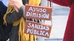 Colectivos en defensa de la Sanidad Pública protestan contra Ayuso y el Zendal
