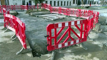 Üsküdar'da su borusu patladı! Metrelerce yukarı çıktı