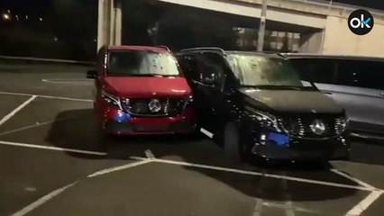 Un ex empleado de Mercedes entra con una excavadora en la fábrica de Vitoria y destroza 50 furgonetas