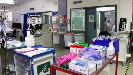 Францию критикуют за медленную вакцинацию