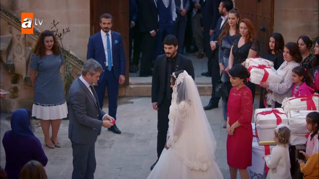 Masal gibi bir düğün! - Hercai