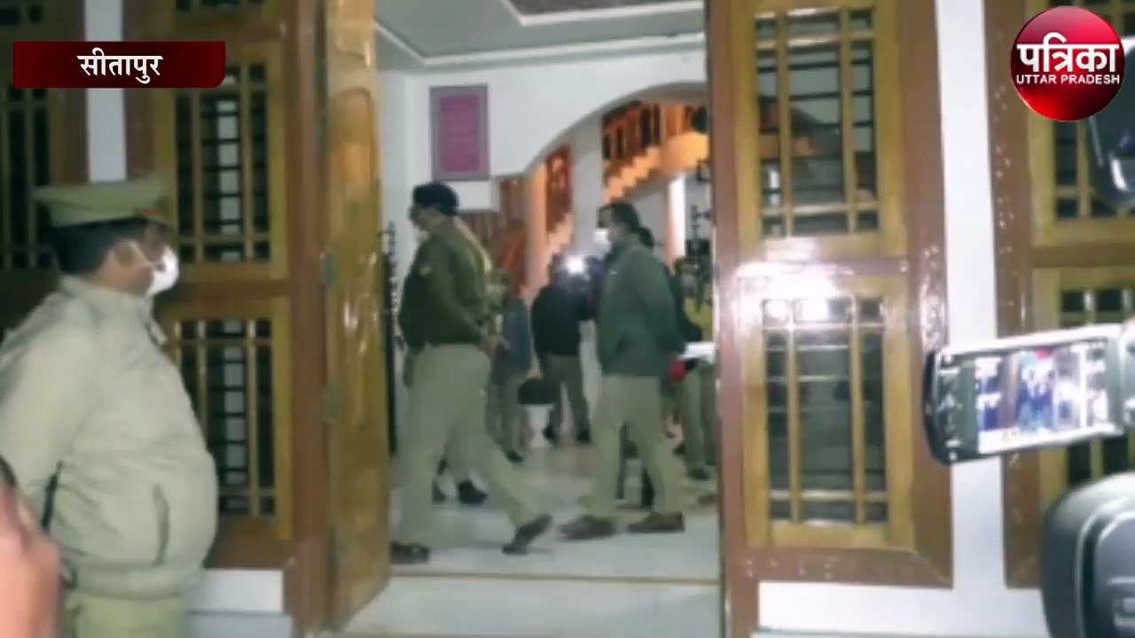 गैंगस्टर एक्ट में लिप्त तीन भाइयों की चल अचल सं...