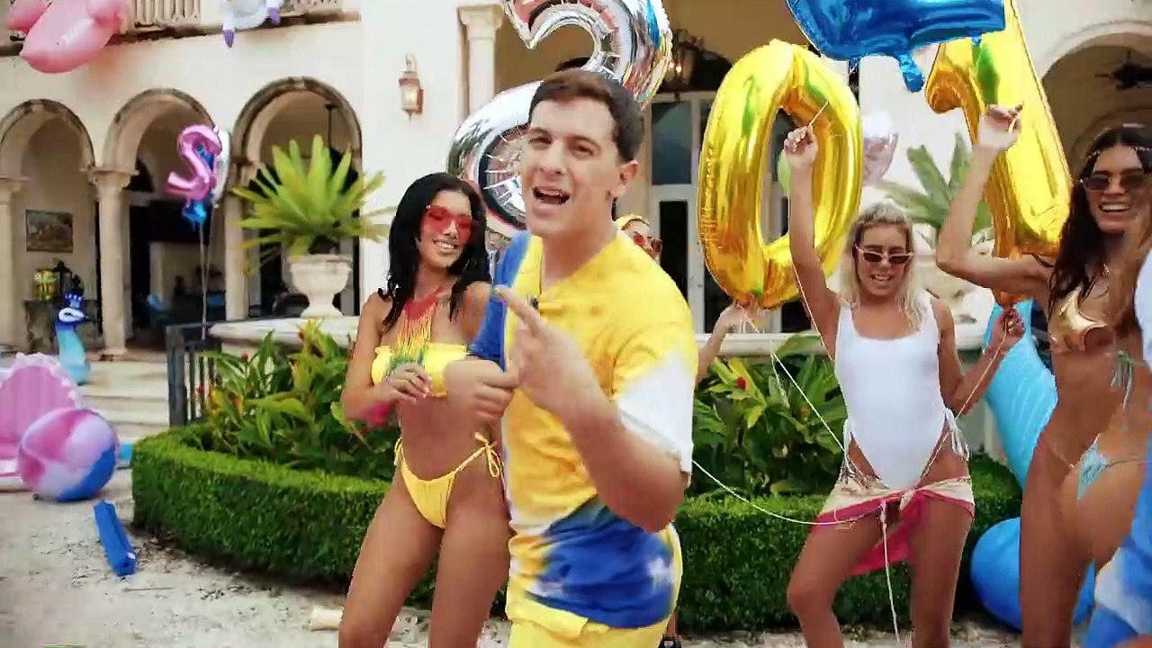 Sebastián Yatra, Guaynaa - Chica Ideal (Official Video)_HD