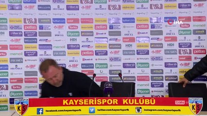 Sergen Yalçın: "Beşiktaş'ın Lider Olmasıyla Övünecek Durumda Değiliz"