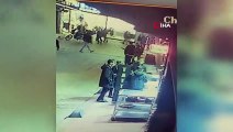 Taksim’de dövme yaptırdığı kadının telefonunu çalan hırsız kamerada