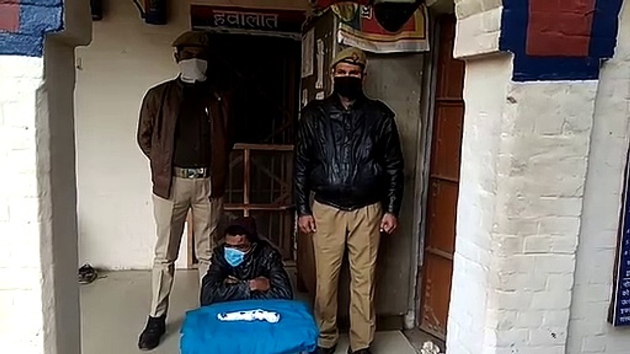 शामली: झिंझाना पुलिस ने टॉप टेन बदमाश को किया ग...