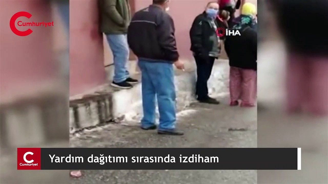 Yardım dağıtımı sırasında izdiham: İzmir Büyükşehir Belediyesi özür diledi