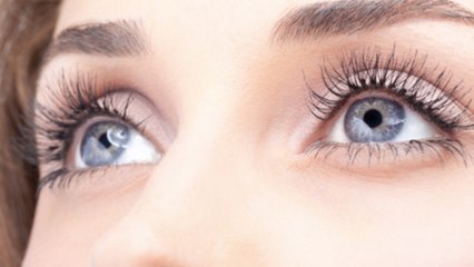 Contact Lens लगाने वाली Girls Makeup करते समय जरूर रखें इन बातों का  ध्यान । Boldsky