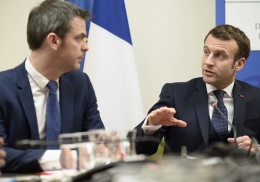 “Ça ne va pas. Ça doit changer vite et fort…” : Emmanuel Macron s’agace et recadre Olivier Véran