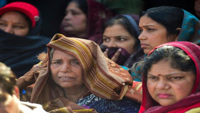 Muradnagar Accident: Furious women want to talk to CM Yogi
