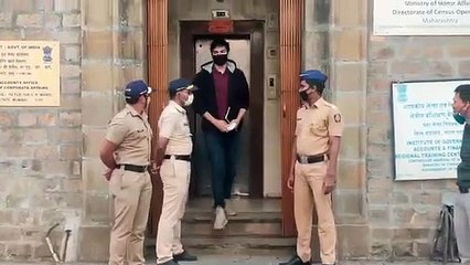 Rhea Chakraborty,Showik Charkaborty with Dad as they Exit NCB Office in Mumbai | SpotboyE