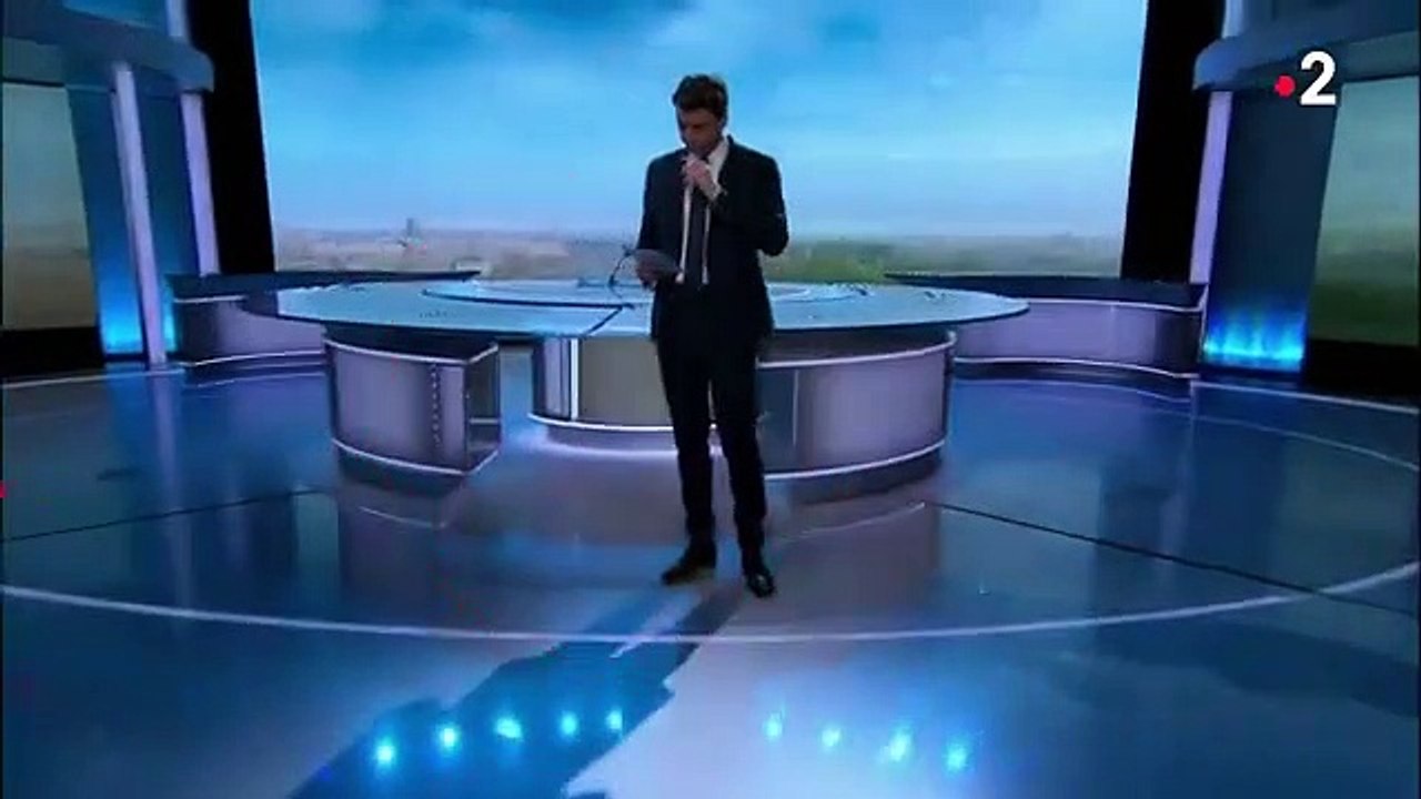 Les premiers pas de Julian Bugier au "13 Heures" de France 2 ce lundi 04 janvier 2020