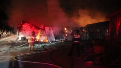 충북 음성 양계장서 불...병아리 19,000마리 폐사 / YTN