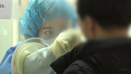 1천 명대 확진에도 "3차 유행 둔화"...위험 요소는? / YTN