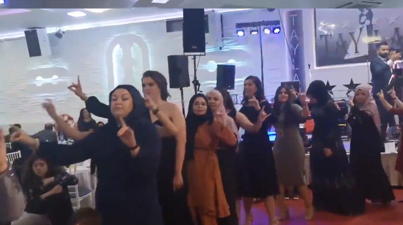 Ülkücü işaretiyle çekilen “gerilla halayı”