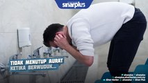 Tidak menutup aurat ketika berwuduk..