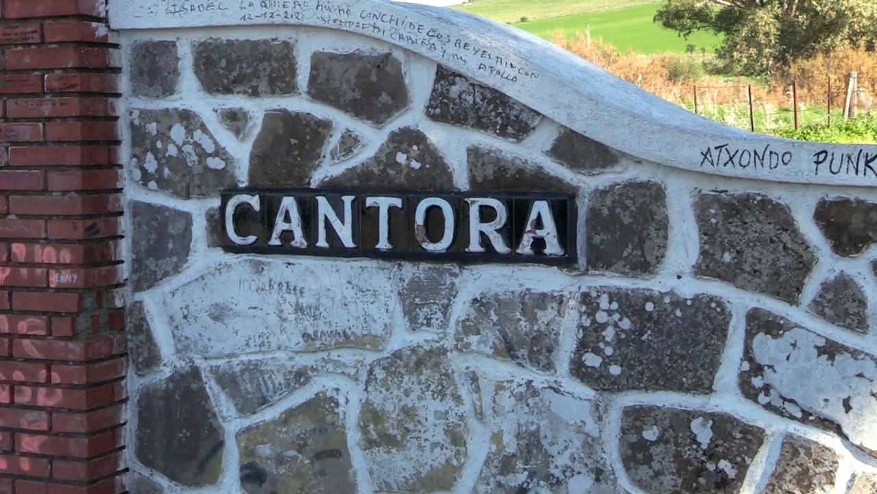 Aparecen pintadas en la fachada de Cantora a favor de Isabel Pantoja