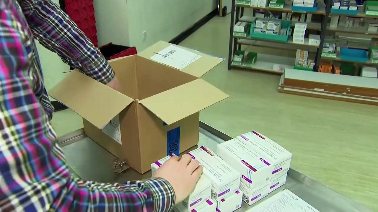 Impfung mit Astrazeneca beginnt in Perugia - Kritik an Kampagnen in EU