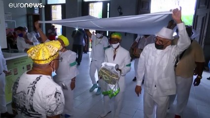 Enfermedades, desastres naturales... Las terribles previsiones de la santería cubana para 2021