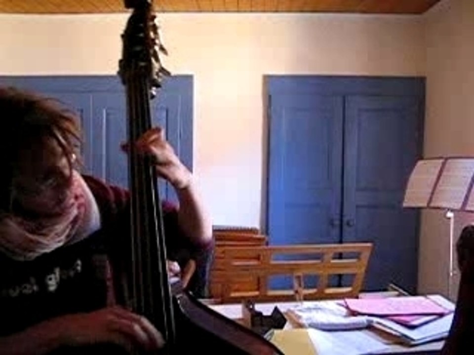 Dancing klezmer