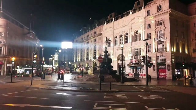 Piccadilly Circus, Regent's Street, Eros, Lockdown, Tier 4, London 04 01 2021 FB_20210104_193433
