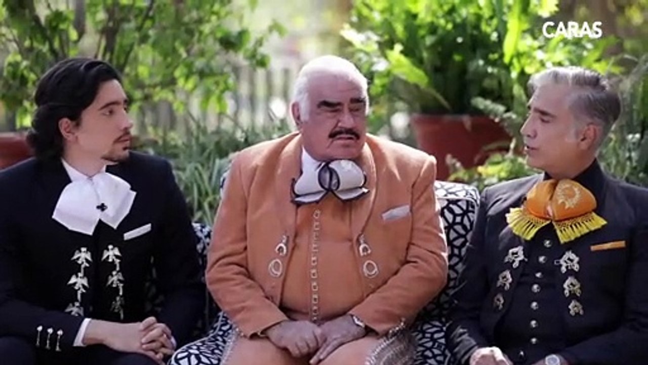 Alejandro Fernández, Vicente Fernández y Alejandro Fernández Jr cantan juntos "Amor de los Dos".