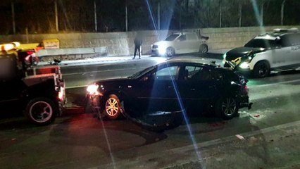 경기 수암터널 인근 음주 운전 사고...2명 부상 / YTN