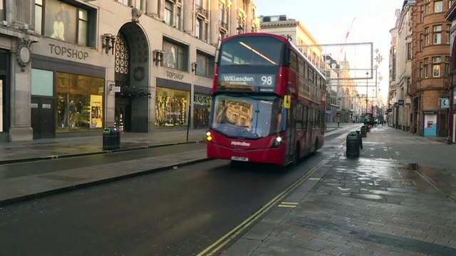 Regno Unito, Boris Johnson annuncia il terzo blocco totale